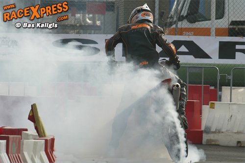 Burn some rubberrrrr